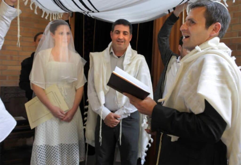 Shabbat Groom in a Family Atmosphere: A Sacred Celebration of Unity and Tradition